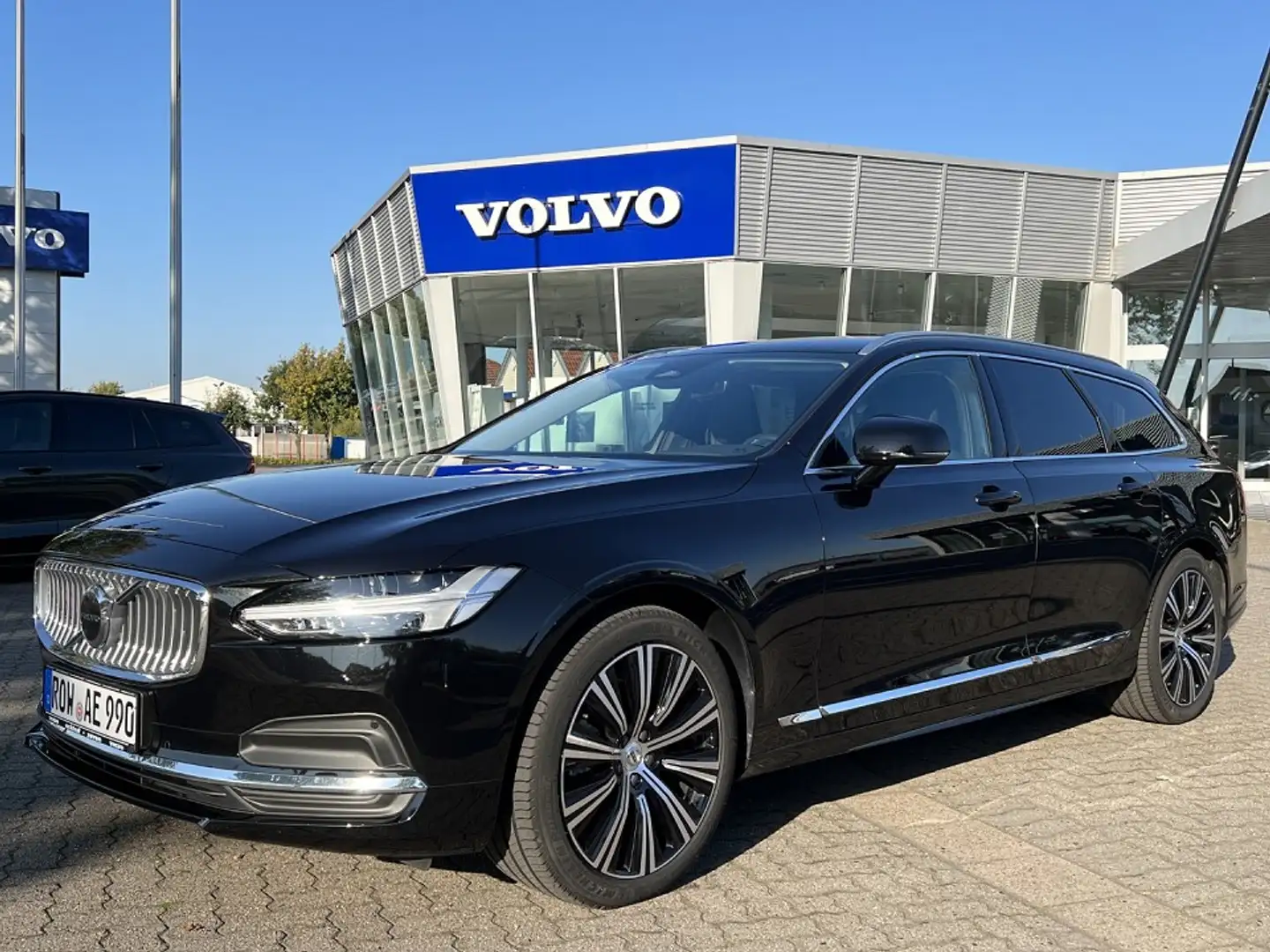 Volvo V90 B4 DIESEL (197 PS) AG8|PLUS|Bright|ACC|Leder|AHK Schwarz - 1