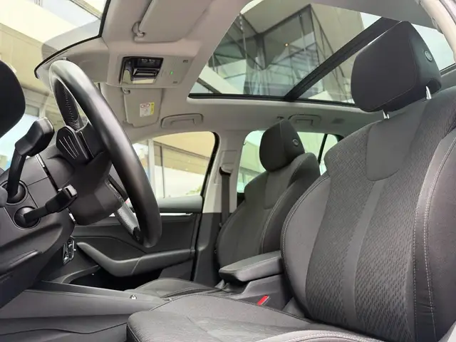 Skoda Octavia view 8