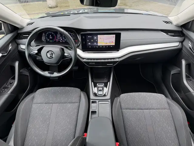 Skoda Octavia view 3