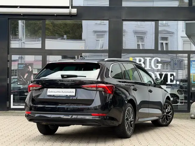 Skoda Octavia view 2