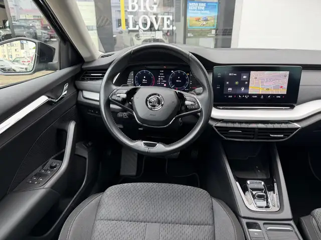 Skoda Octavia view 6