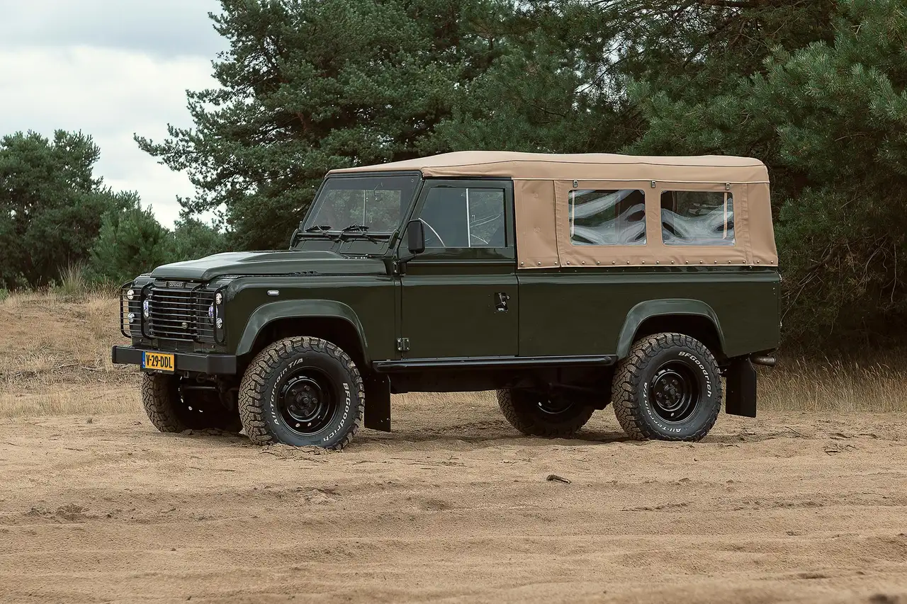 Land Rover Defender 2.5 TD5 110 180 PK Beachrunner Olijfgroen Dutch De, foto 10