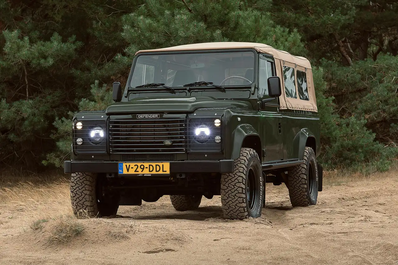 Land Rover Defender 2.5 TD5 110 180 PK Beachrunner Olijfgroen Dutch De, foto 11