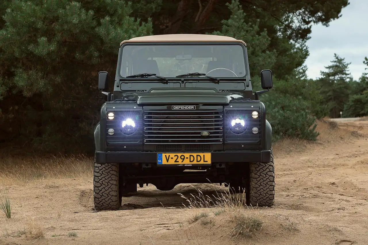 Land Rover Defender 2.5 TD5 110 180 PK Beachrunner Olijfgroen Dutch De, foto 12