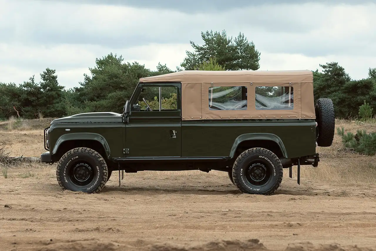 Land Rover Defender 2.5 TD5 110 180 PK Beachrunner Olijfgroen Dutch De, foto 9