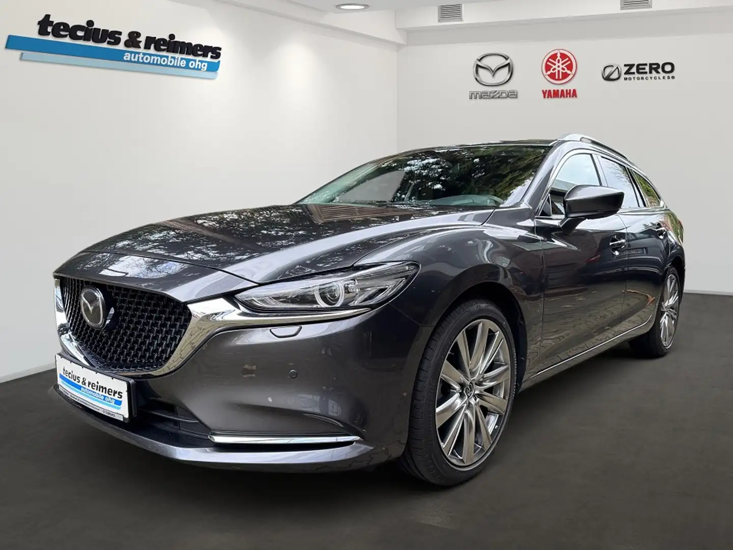 Mazda 6 Kombi SKYACTIV-G 194 AT Exclusive-L Matrix/WKR Grijs - 1