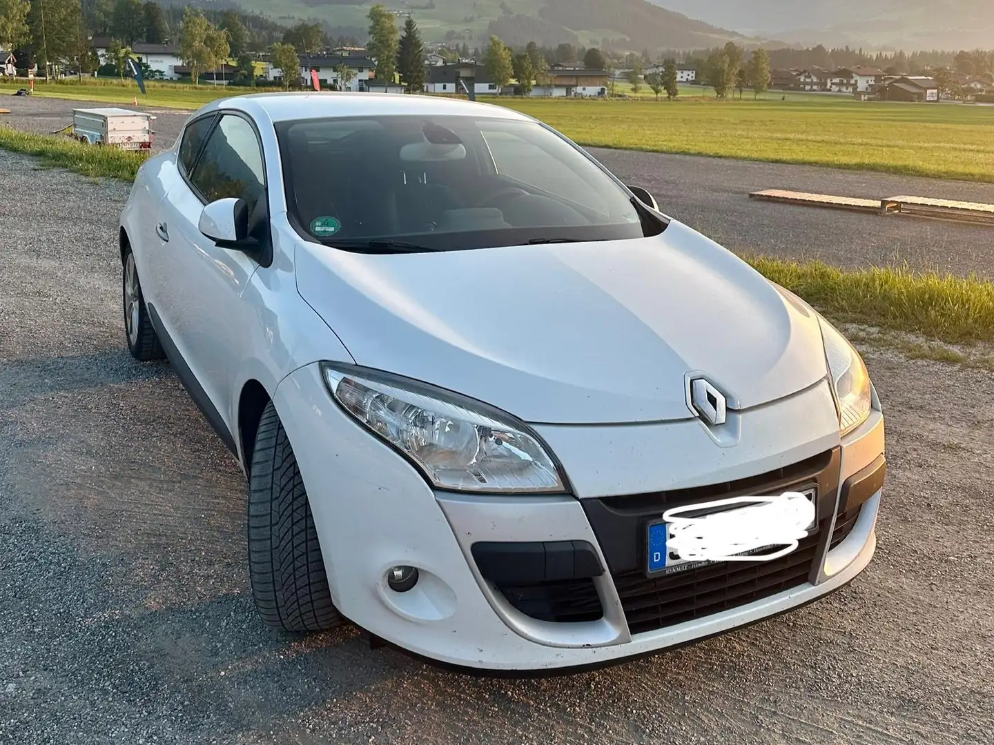 Renault Megane Megane TCe 130 Coupe Night and Day Weiß - 2