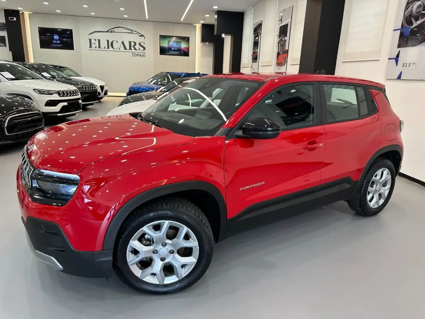 Jeep Avenger 1.2 Turbo 100 CV ALTITUDE Rouge - 1