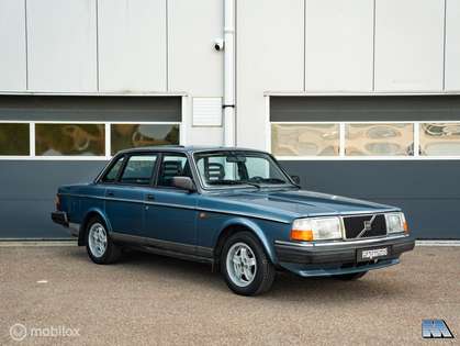 Volvo 240 2.3 GL AUT 1987 l |Weinig kilometers l Zeer netjes
