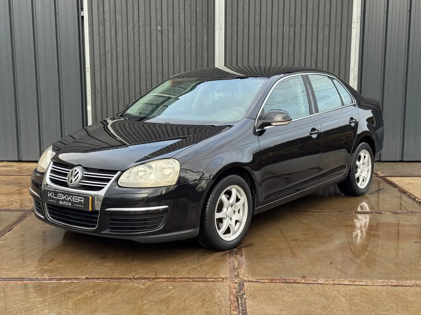 Volkswagen Jetta 1.9 TDI Comfortline Business Zwart - 1