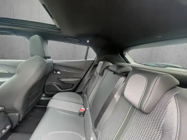 Peugeot 2008 view 8