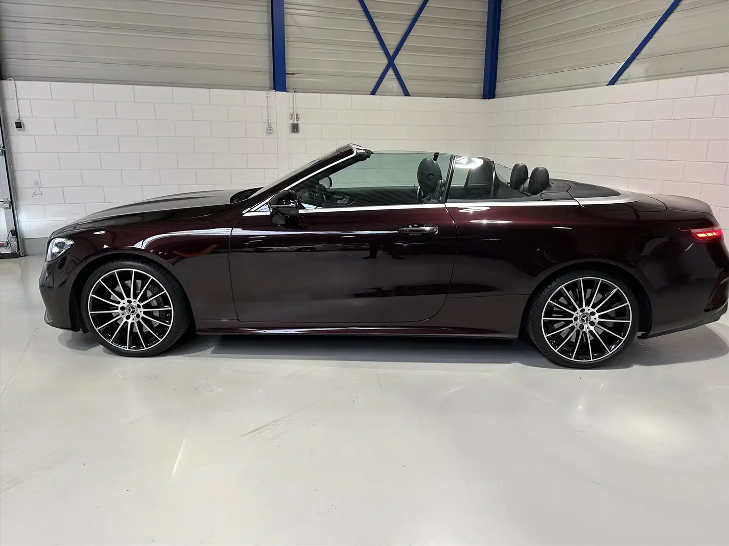 Mercedes-Benz E 450 Cabrio E450 367pk 4M AMG-Line, Burmester, Massage, Paars - 2