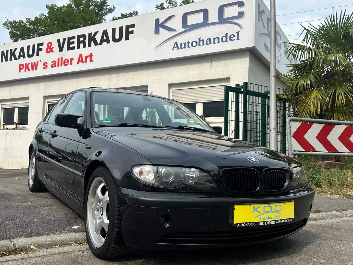 BMW 316 i Edition Lifestyle Czarny - 1