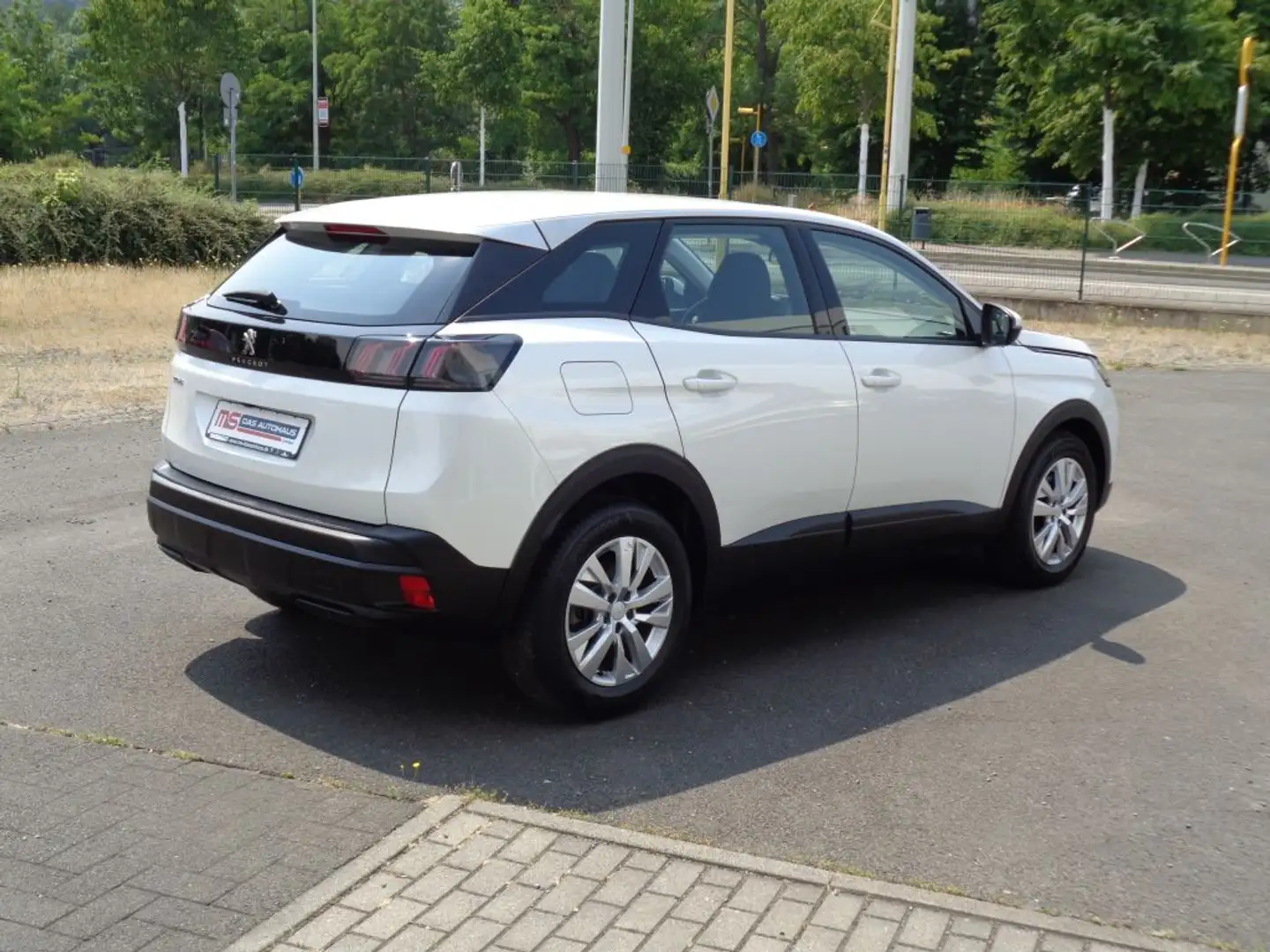 Peugeot 3008 PureTech 130 Stop & Start GPF Active Pack Weiß - 2