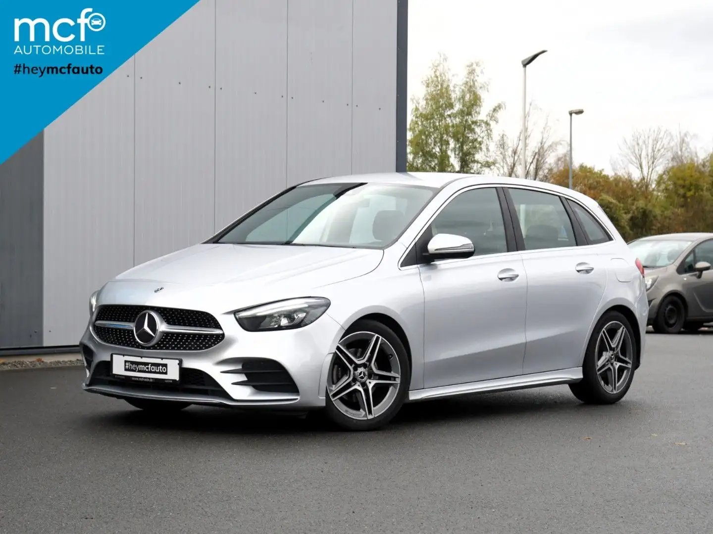 Mercedes-Benz B 180 d AMG-Line *MBUX*LED*Kamera*18Zoll* Plateado - 1