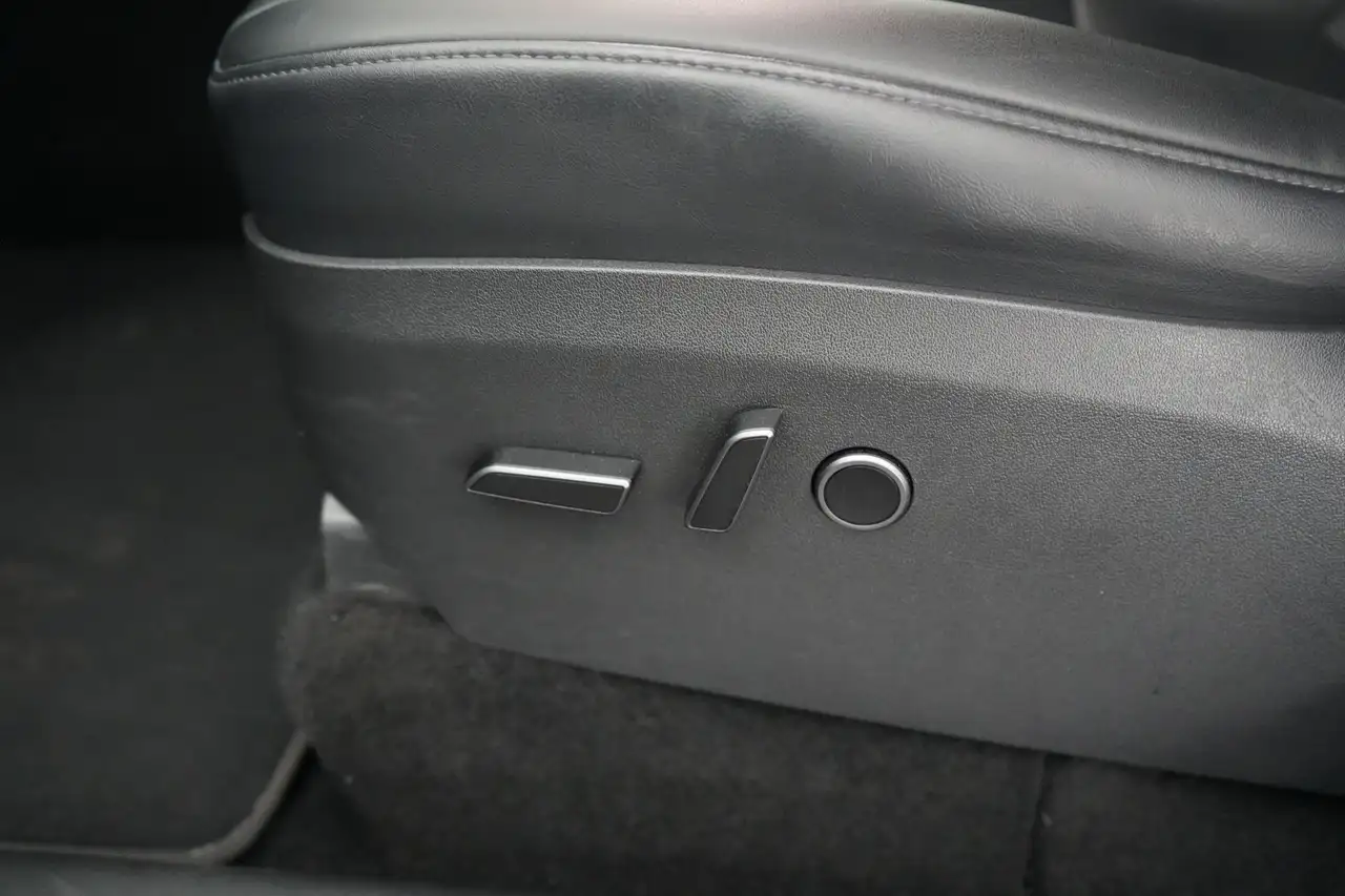 Tesla Model Y Long Range Dual Motor LEDER/CUIR LED GPS PDC CAM P, миниатюра 25