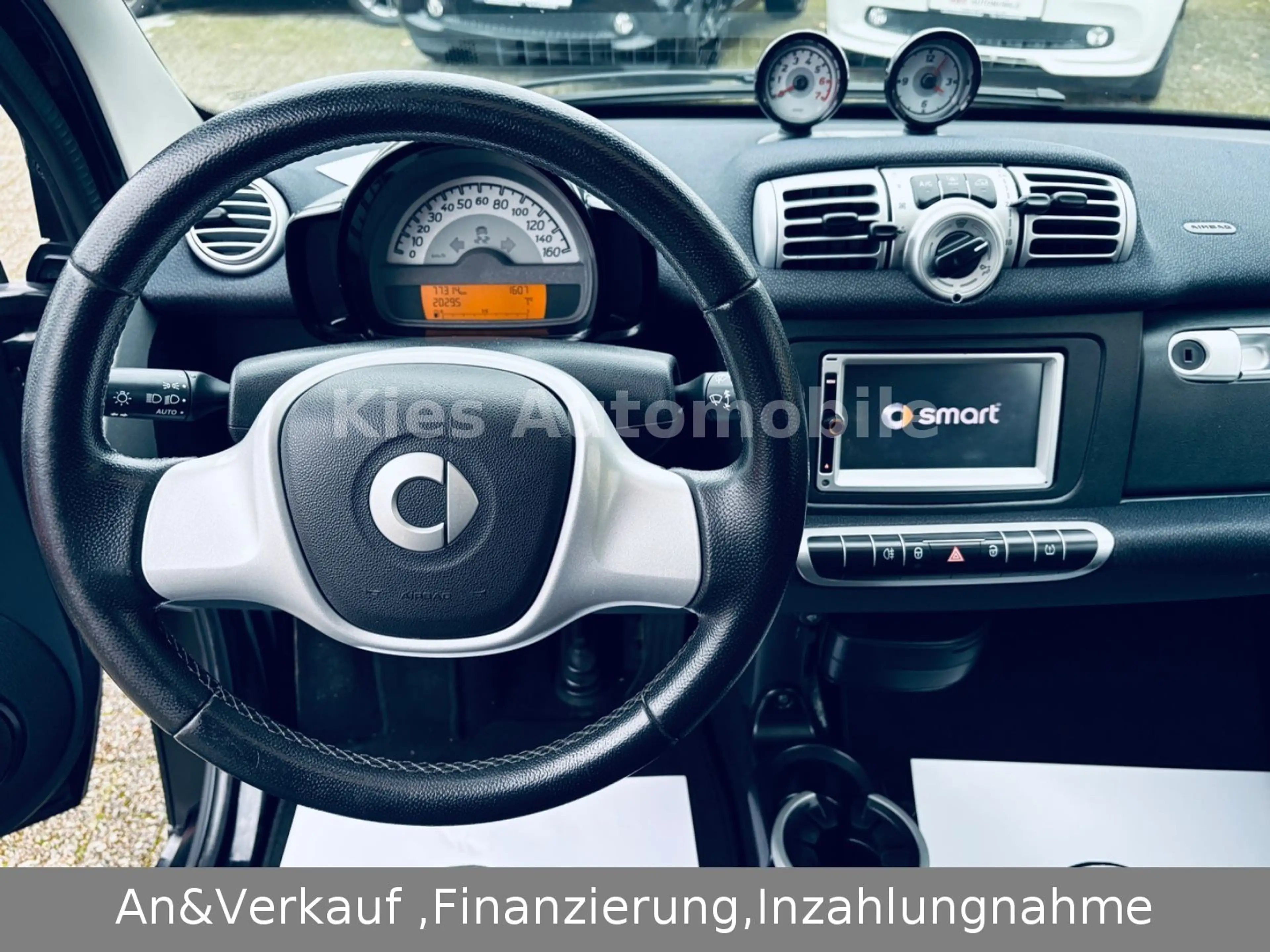 smart forTwo Passion 84Ps AUTOM/SERVO/NAVI/PANORAMA — photo 8