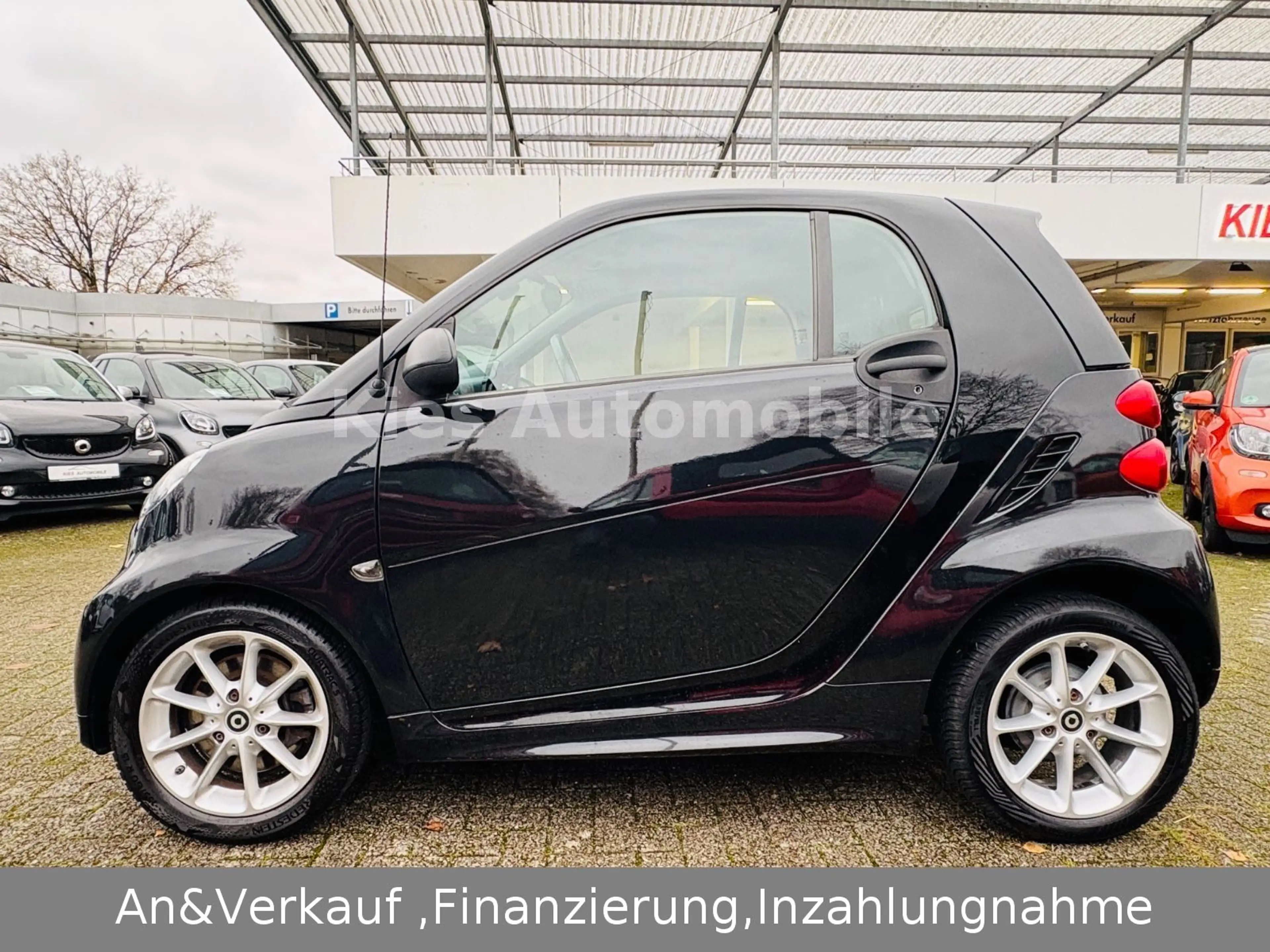 smart forTwo Passion 84Ps AUTOM/SERVO/NAVI/PANORAMA — photo 3