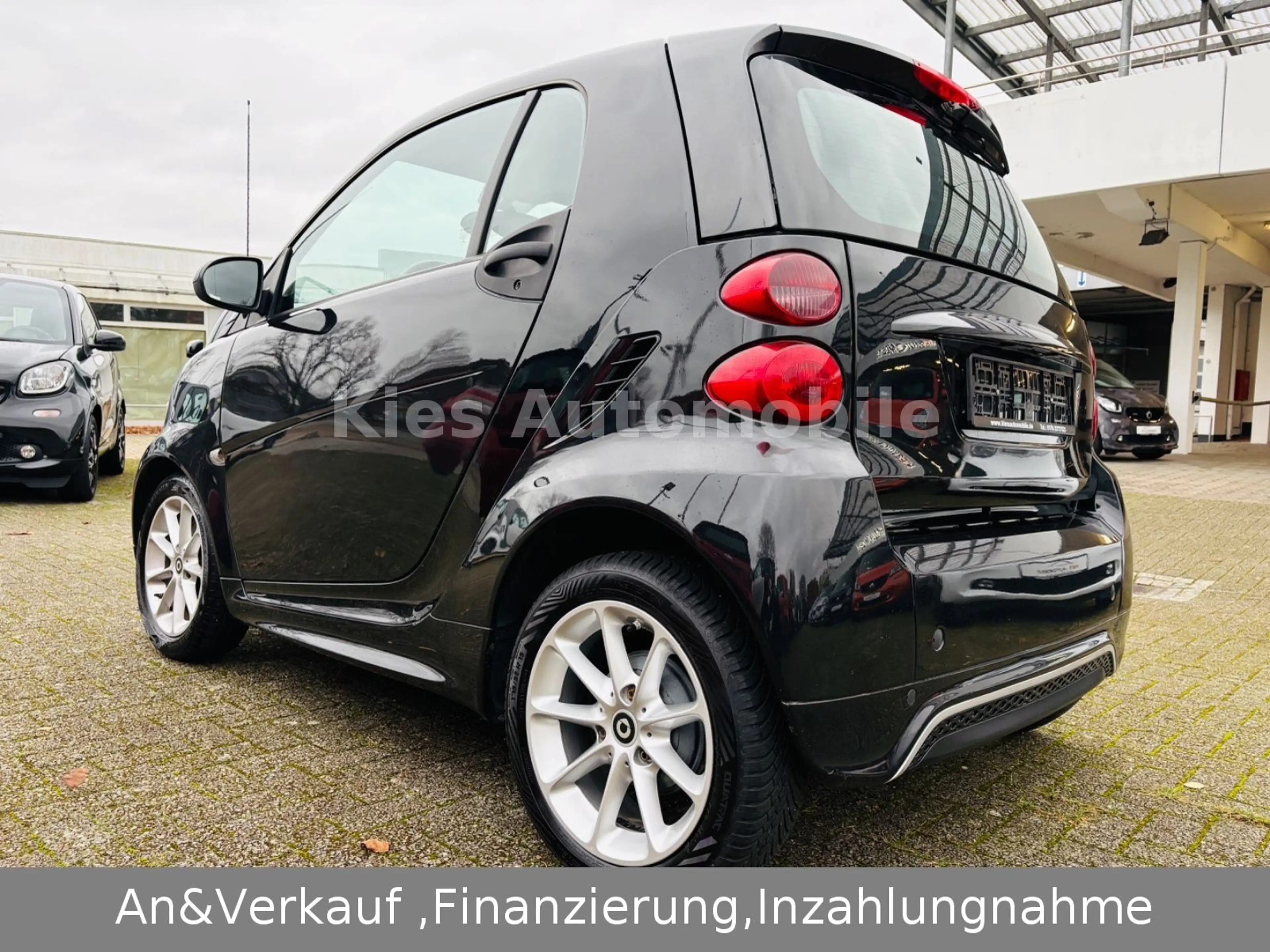smart forTwo Passion 84Ps AUTOM/SERVO/NAVI/PANORAMA — photo 4
