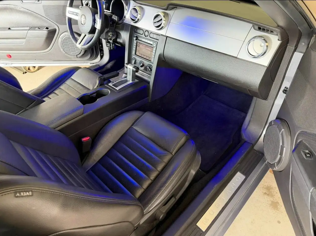 Ford Mustang photo Ford Mustang