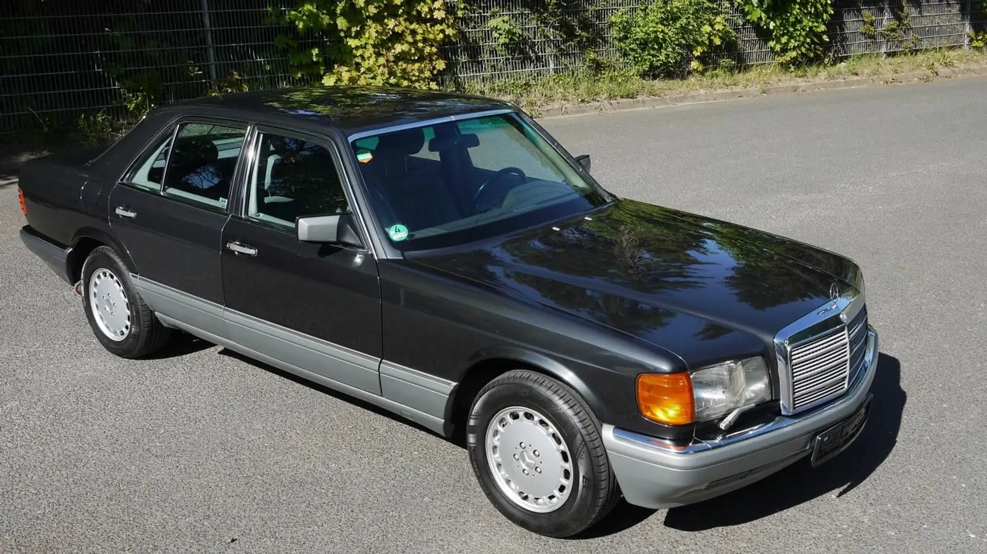 Mercedes-Benz 300 SE W 126 Sehr gepflegt Schwarz - 2