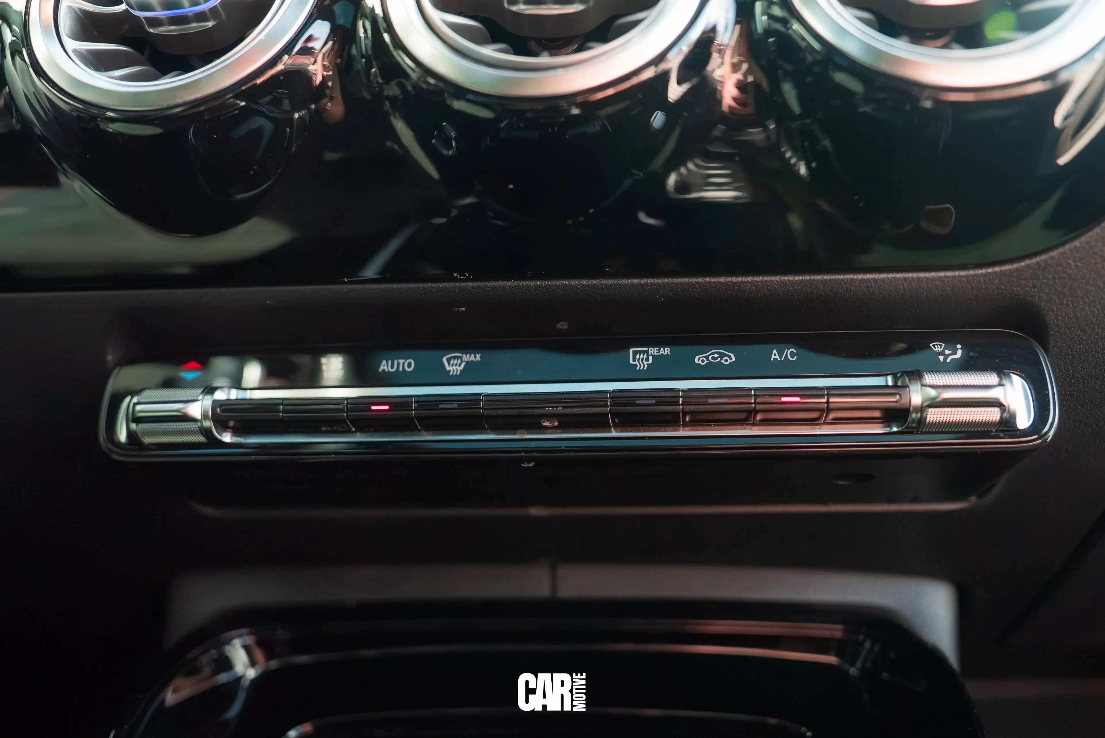 Mercedes-Benz A 35 AMG 4-Matic / PANO / BURMESTER / NIGHT PACK / MULTIBEAM LED / CARPLAY — photo 13