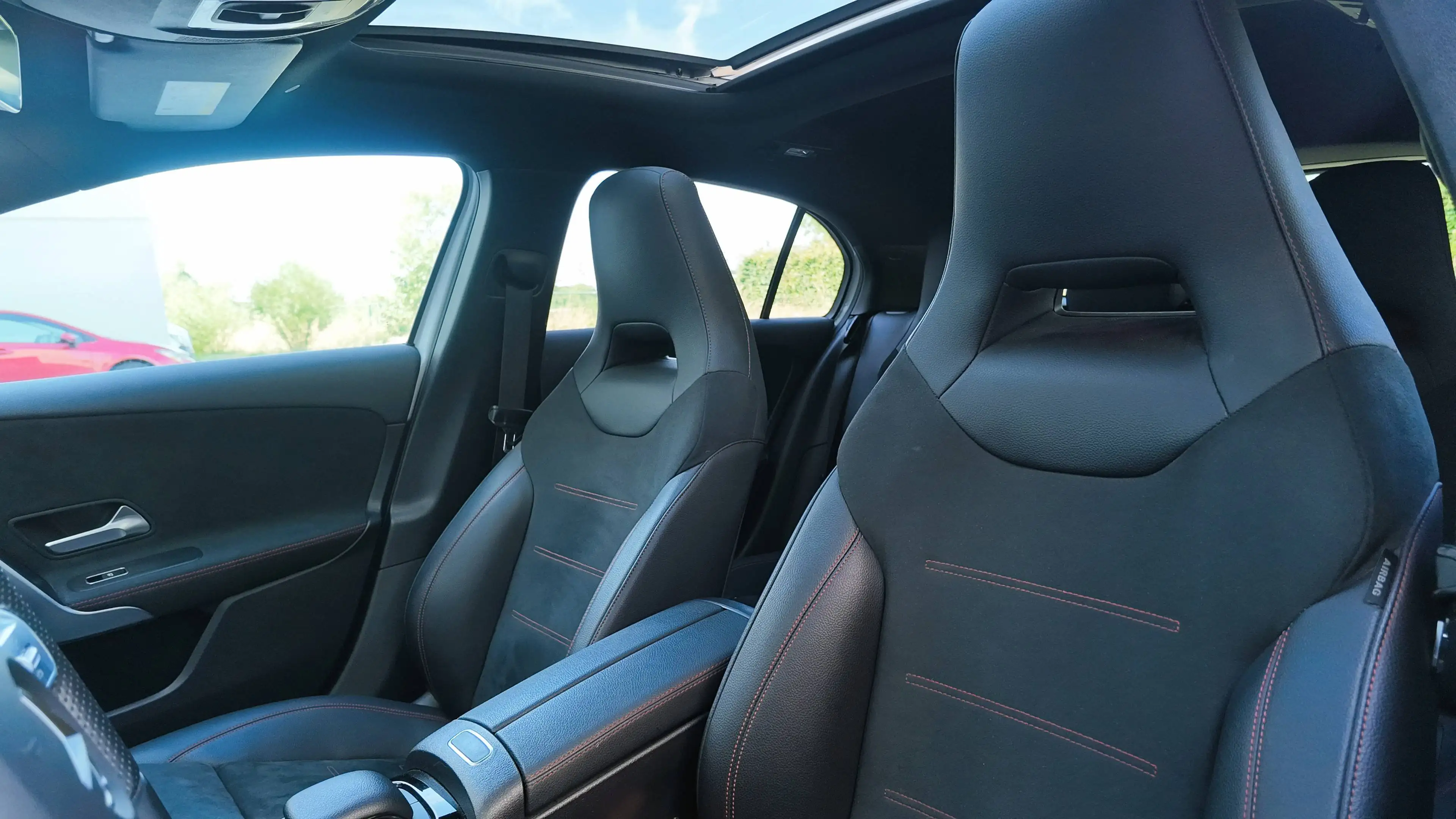 Mercedes-Benz A 35 AMG 4-Matic / PANO / BURMESTER / NIGHT PACK / MULTIBEAM LED / CARPLAY — photo 11