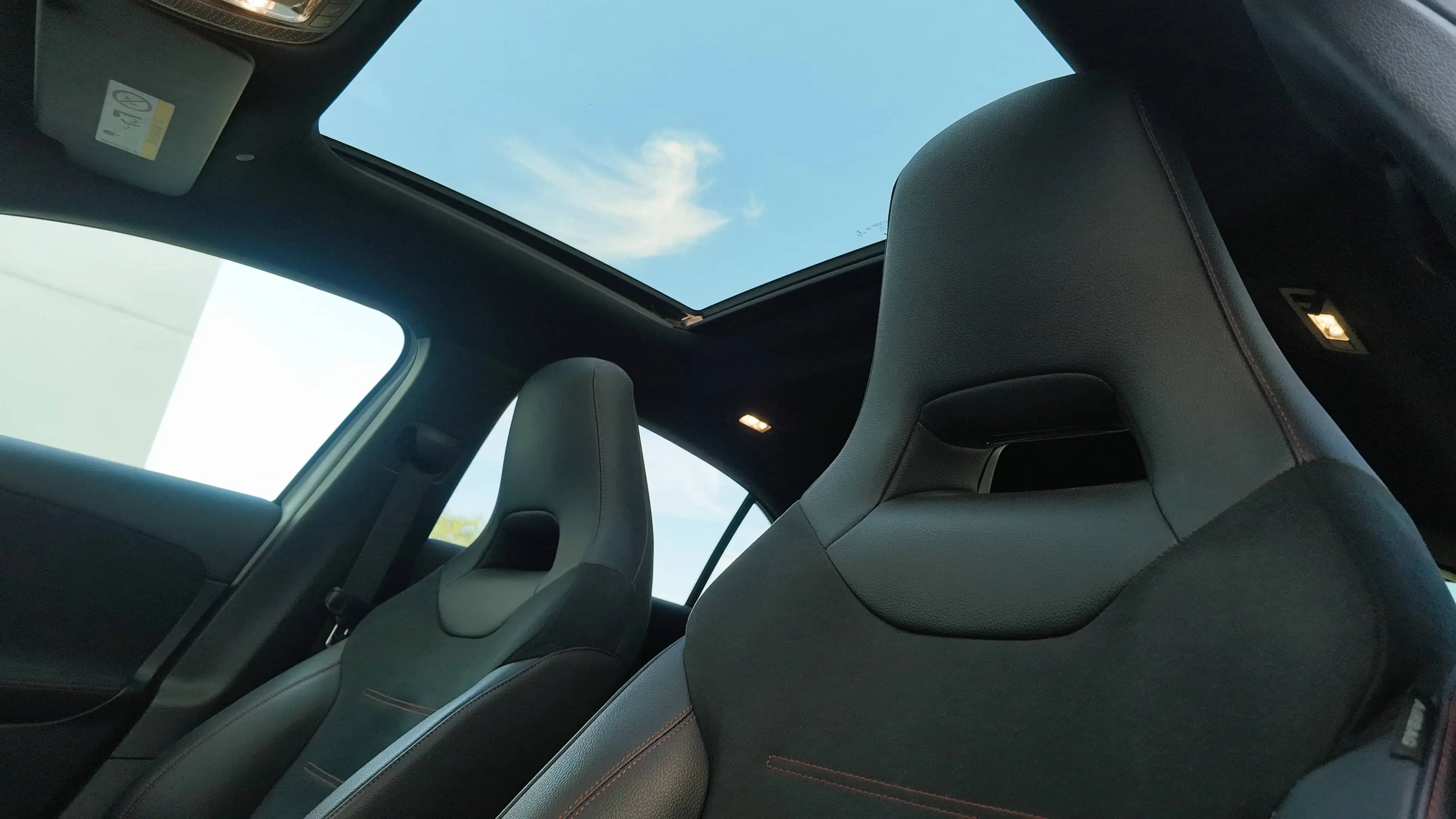 Mercedes-Benz A 35 AMG 4-Matic / PANO / BURMESTER / NIGHT PACK / MULTIBEAM LED / CARPLAY — photo 10
