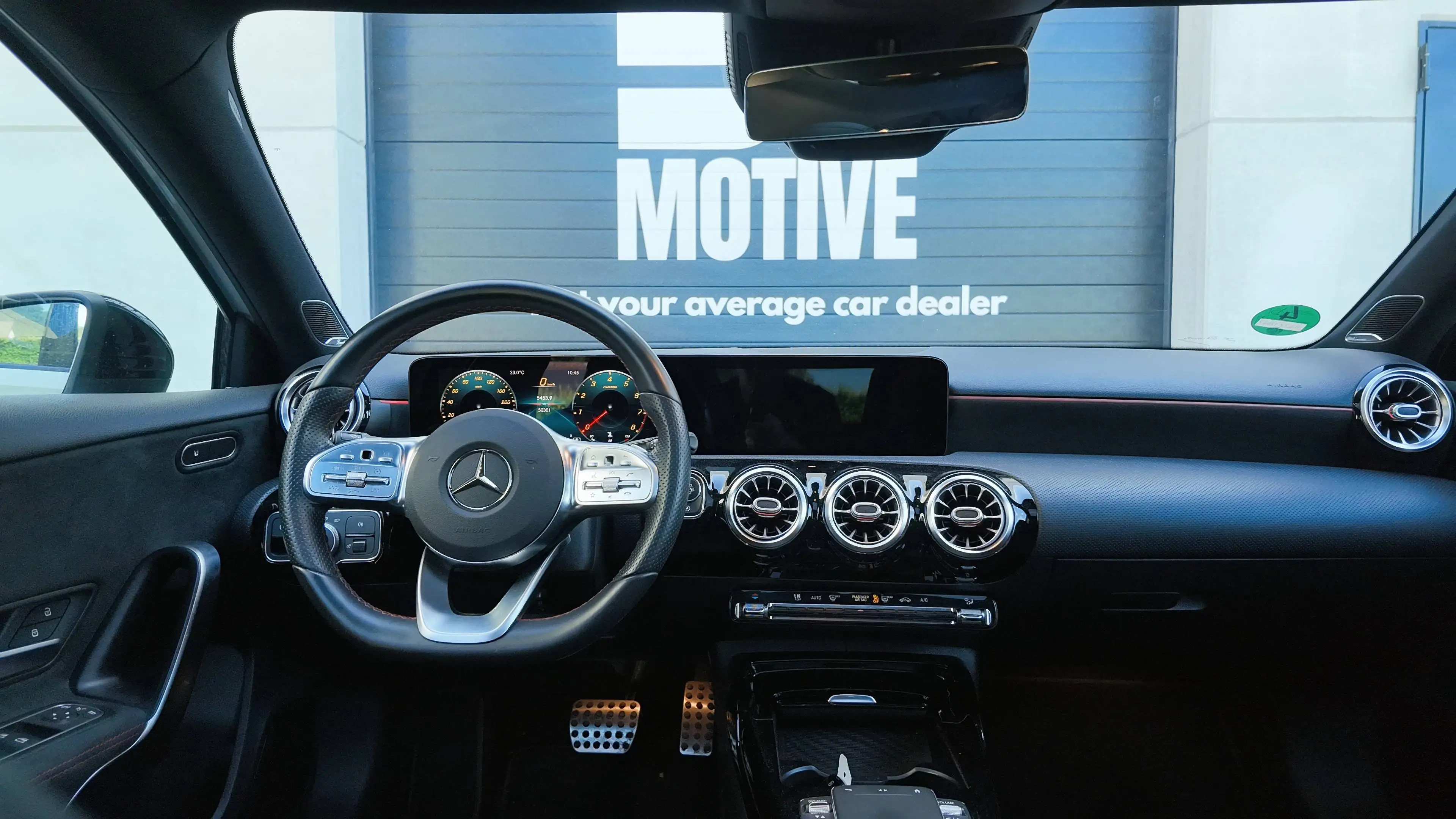 Mercedes-Benz A 35 AMG 4-Matic / PANO / BURMESTER / NIGHT PACK / MULTIBEAM LED / CARPLAY — photo 14