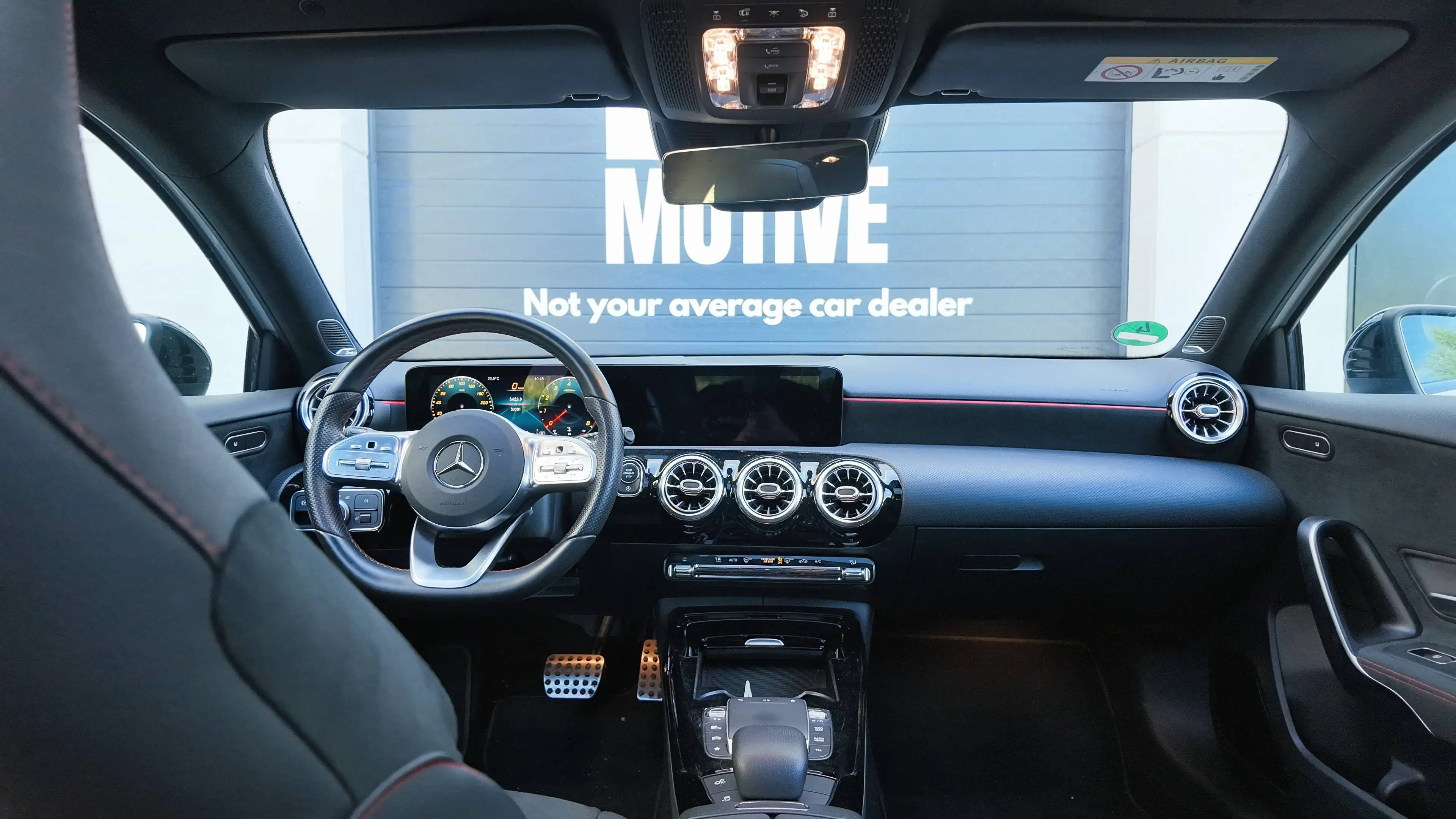 Mercedes-Benz A 35 AMG 4-Matic / PANO / BURMESTER / NIGHT PACK / MULTIBEAM LED / CARPLAY — photo 13
