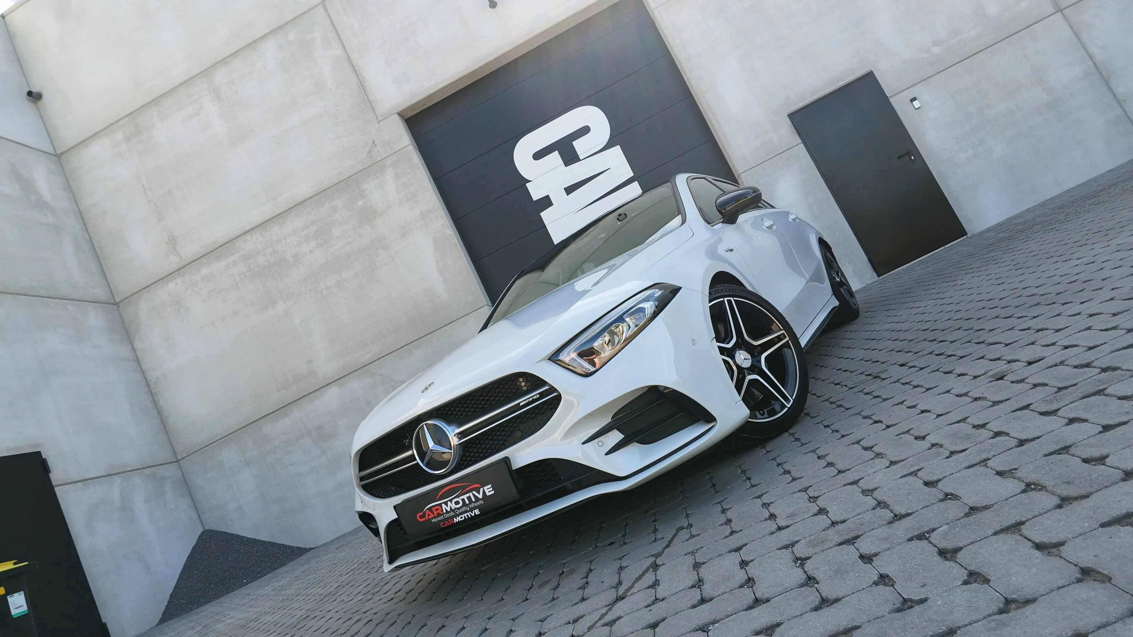 Mercedes-Benz A 35 AMG 4-Matic / PANO / BURMESTER / NIGHT PACK / MULTIBEAM LED / CARPLAY — photo 6