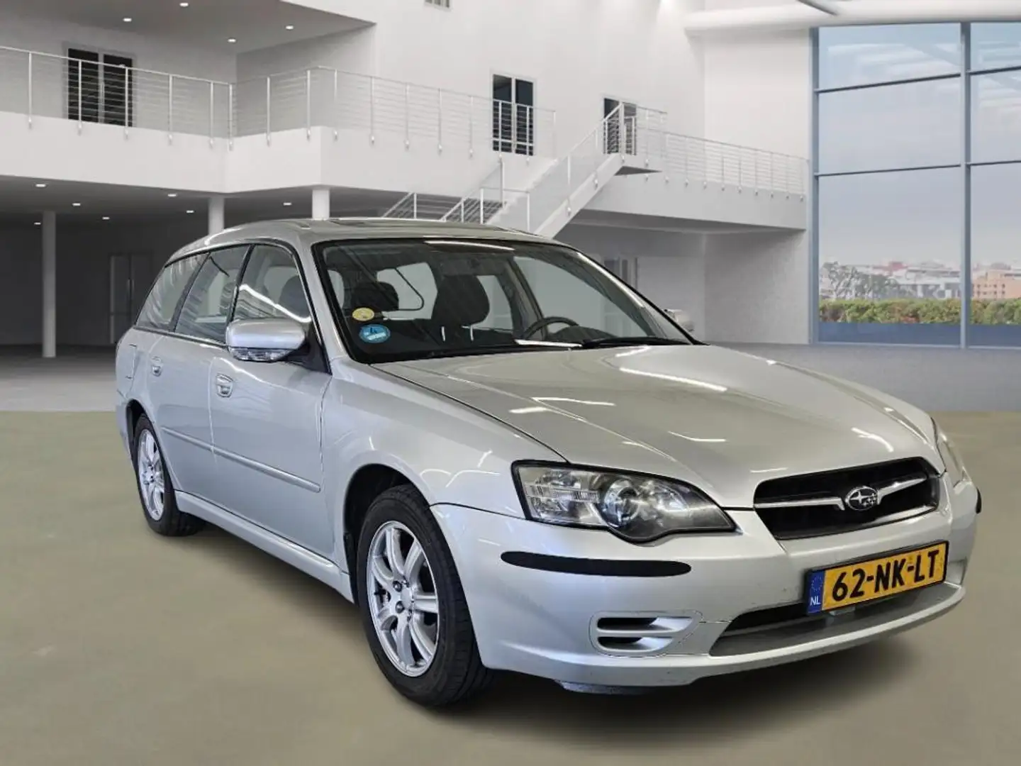 Subaru Legacy Touring Wagon 2.0i|pano|4wd|stoelverw|trekhaak|air Grijs - 2