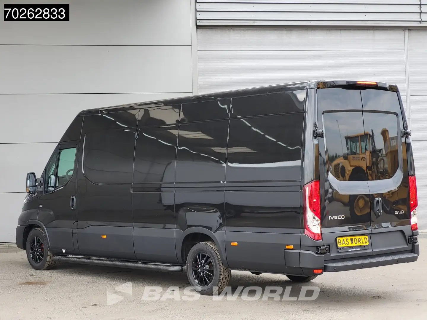 Iveco Daily 35S21 210PK 3.0L Automaat Black Edition 2025 model Чорний - 2