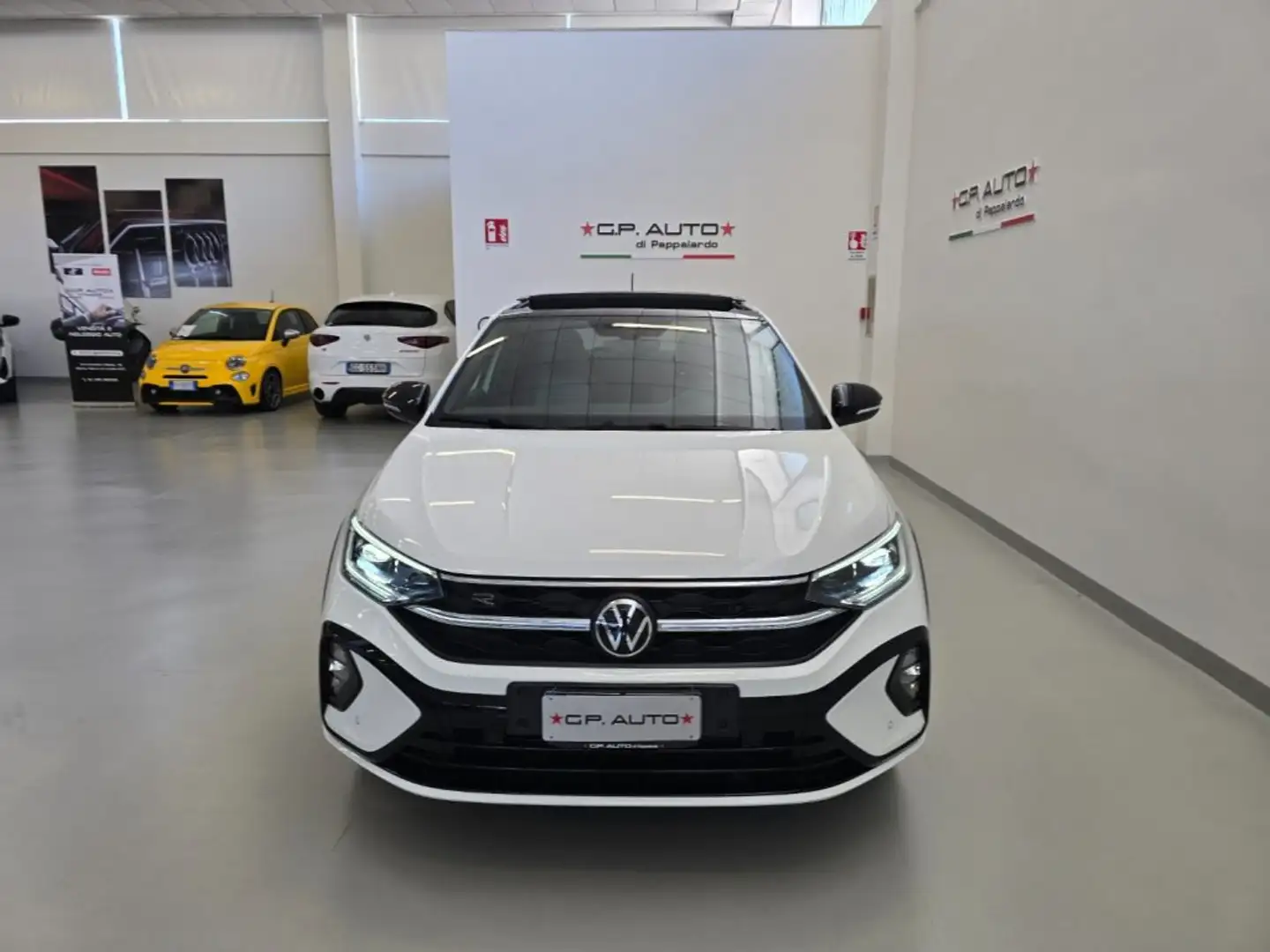 Volkswagen Taigo 1.0 TSI 115 CV R-Line Plus + Tetto Bianco - 2