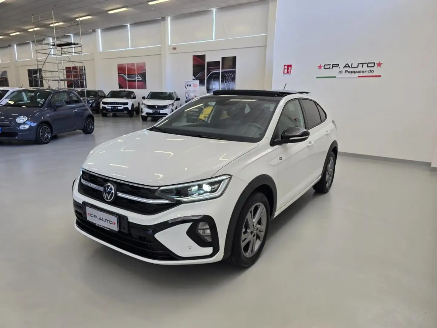 Volkswagen Taigo 1.0 TSI 115 CV R-Line Plus + Tetto Bianco - 1