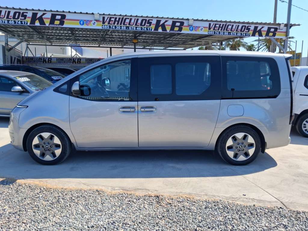 Hyundai STARIA 2.2CRDi 9S Maxx 177 Aut. - foto 1