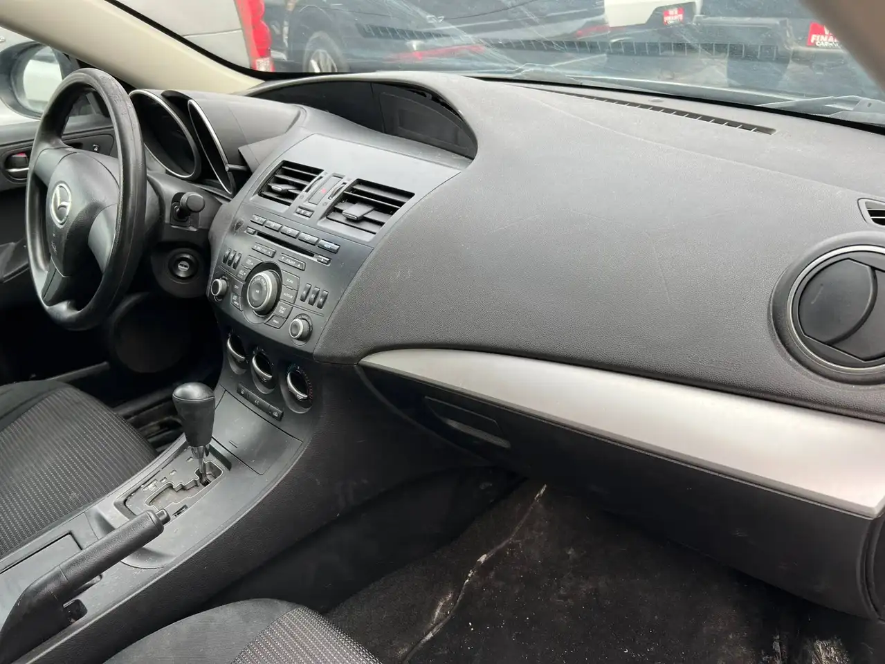Mazda 3 снимка Mazda 3