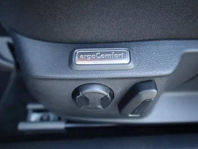 Volkswagen Passat view 15