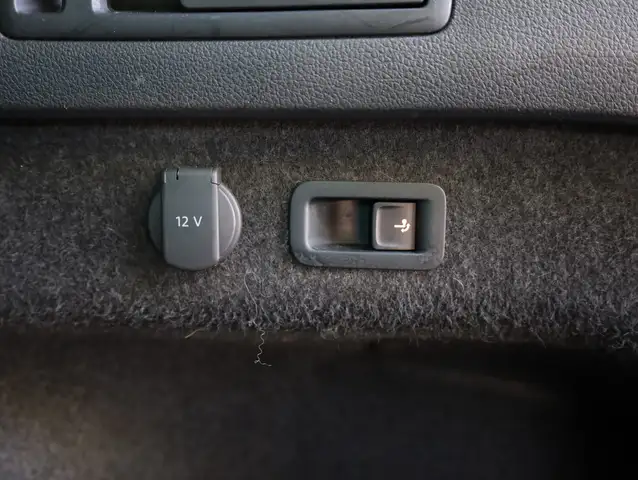 Volkswagen Passat view 13