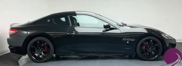 Maserati Granturismo view 5
