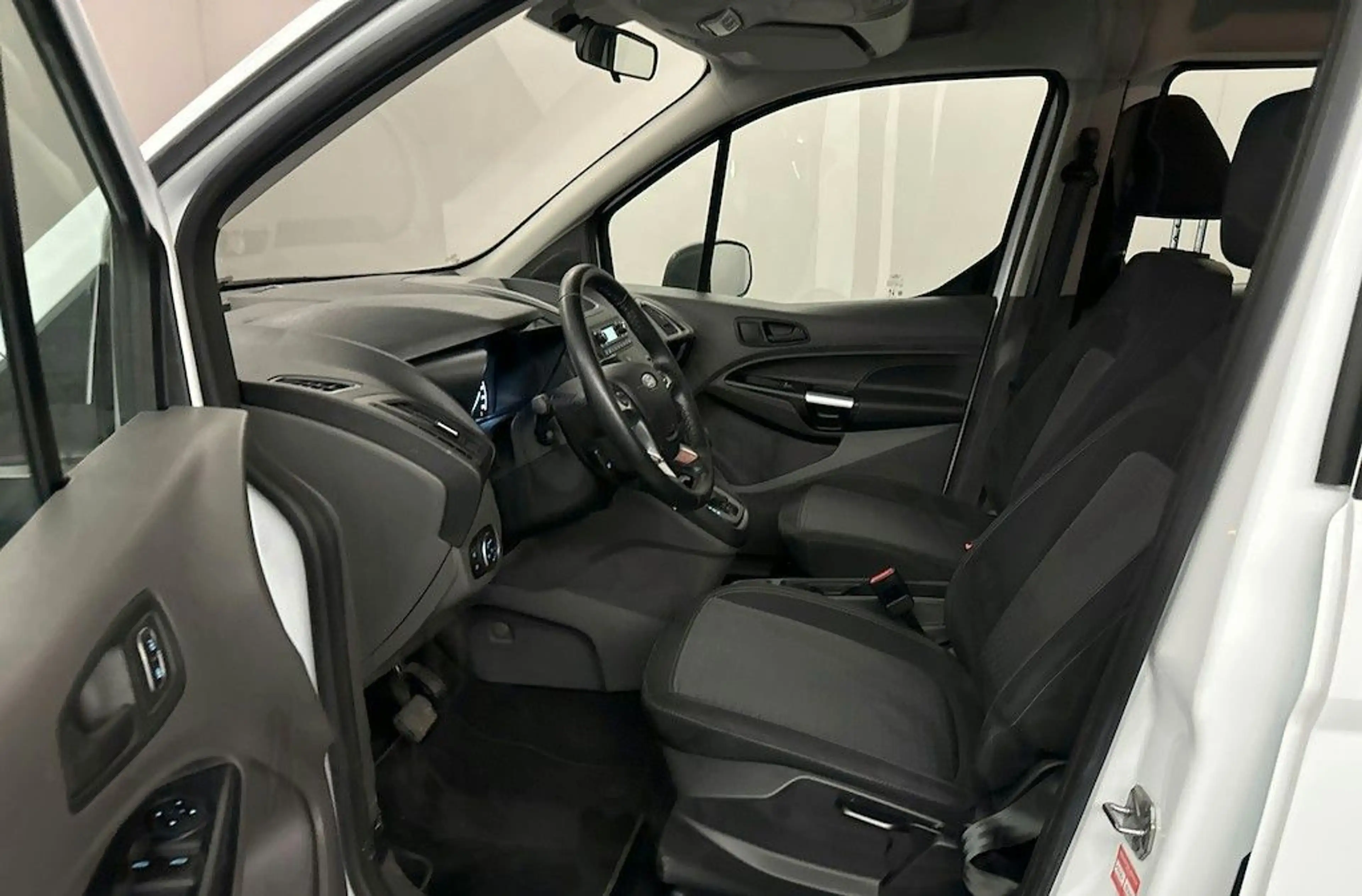 Ford Tourneo Connect # L 2 Automatik — photo 5