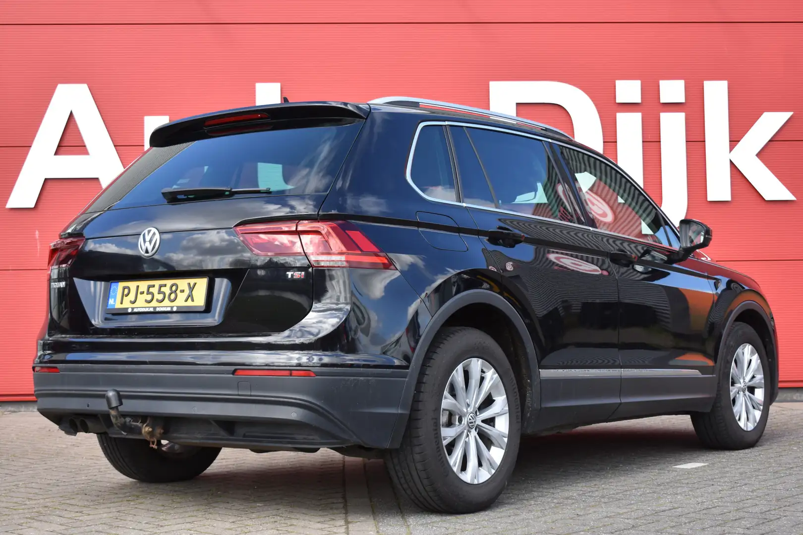 Volkswagen Tiguan 1.4 TSI ACT Comfortline Business Carplay | Adapt.C Negro - 2