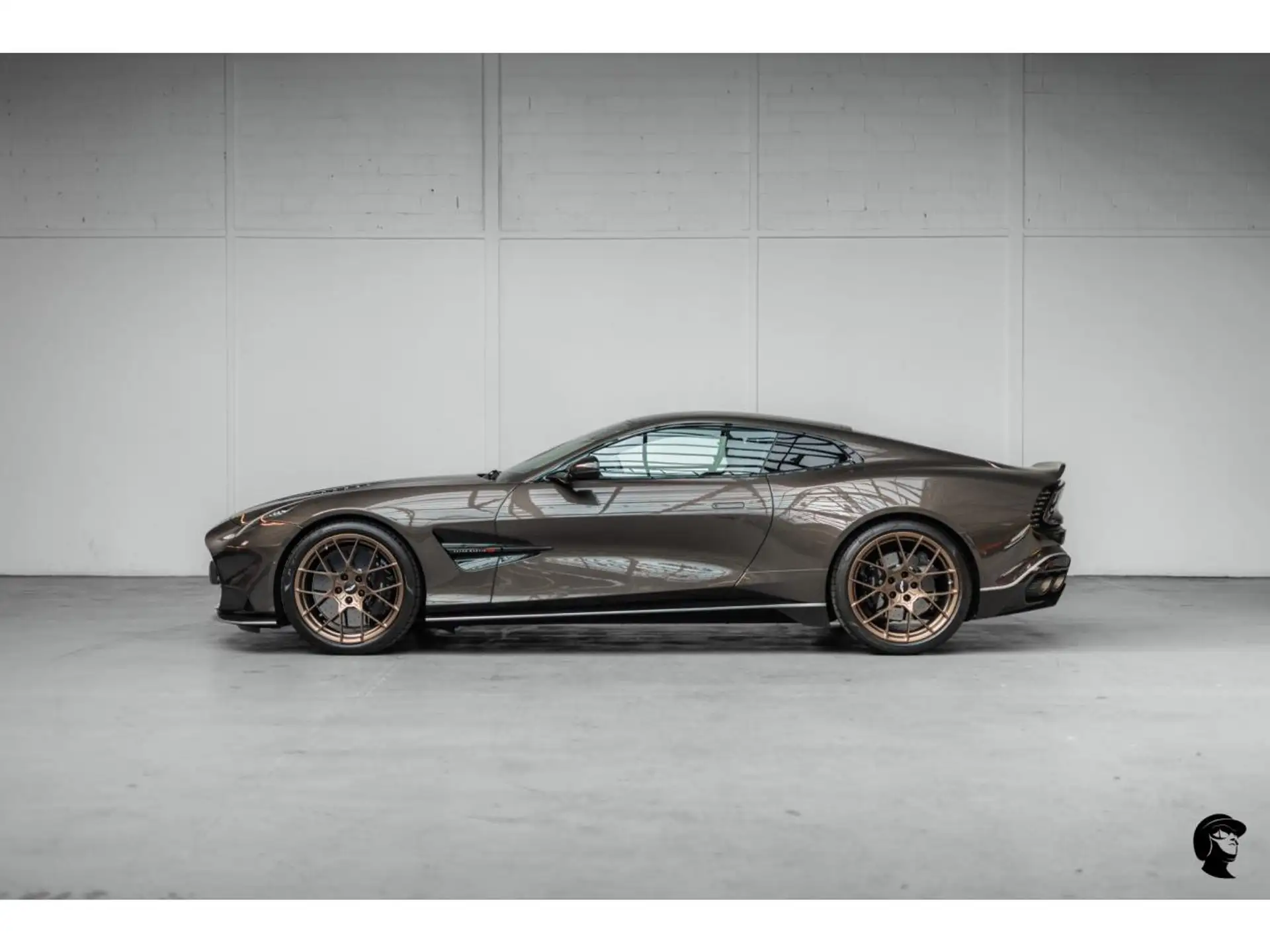 애스턴마틴 뱅퀴시 Coupe 2025 건메탈 사진 6