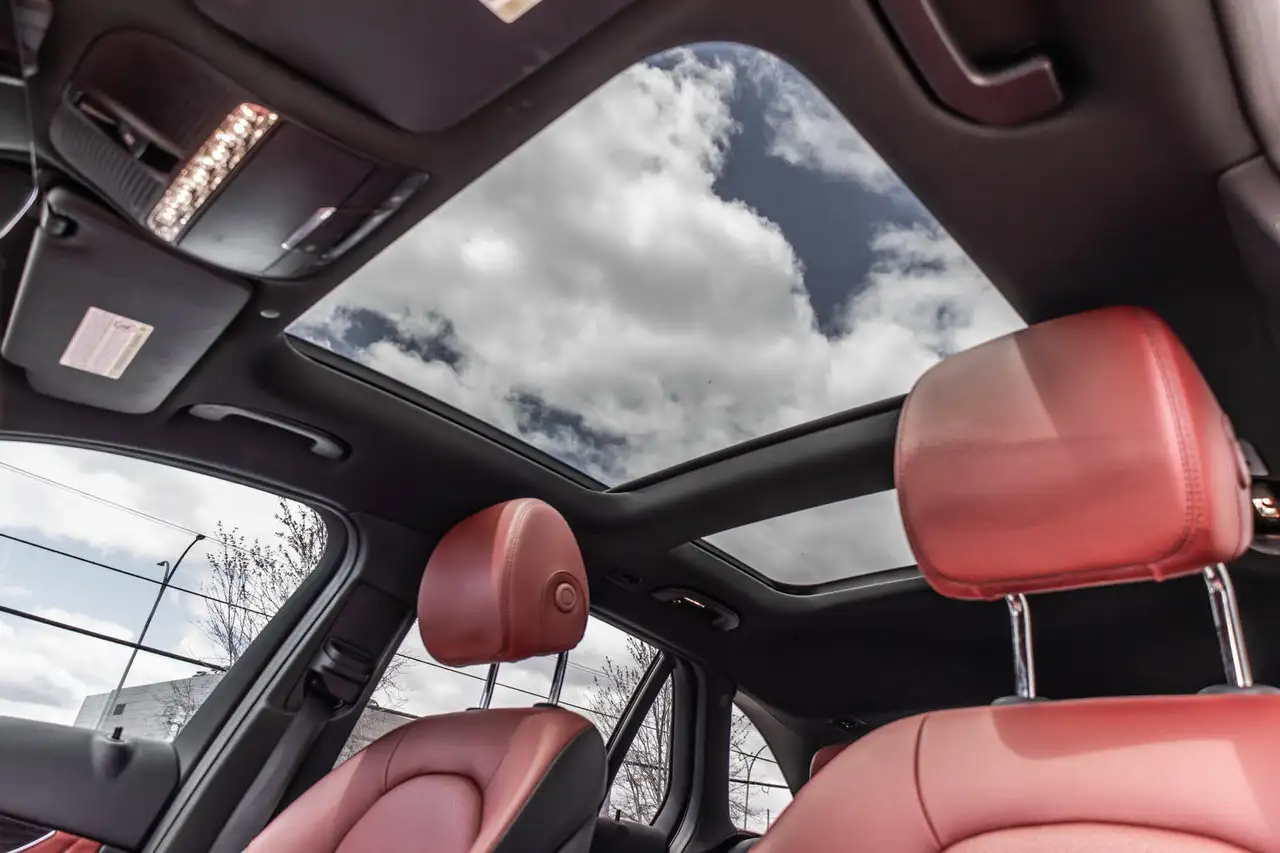 Mercedes-Benz GLC снимка Mercedes-Benz GLC