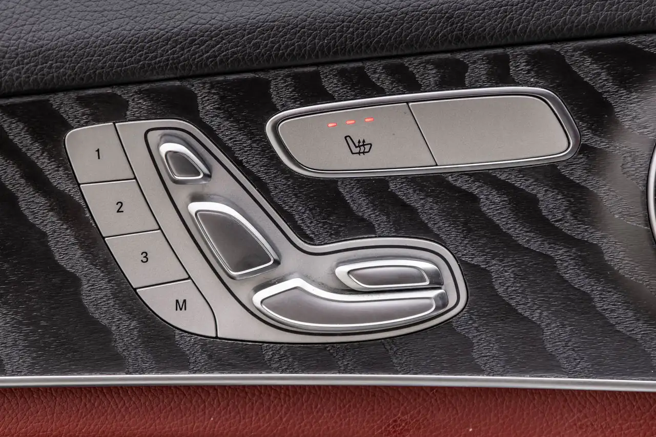 Mercedes-Benz GLC снимка Mercedes-Benz GLC