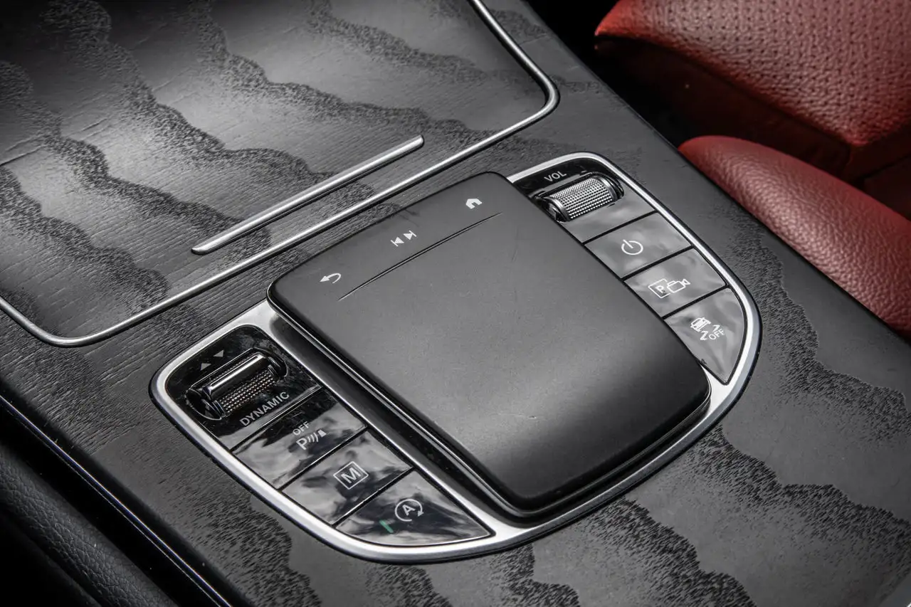 Mercedes-Benz GLC снимка Mercedes-Benz GLC