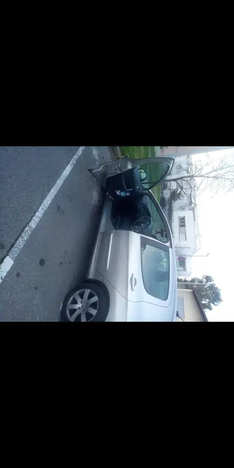 Peugeot 308 1.6 HDi 90ch BLUE LION Premium