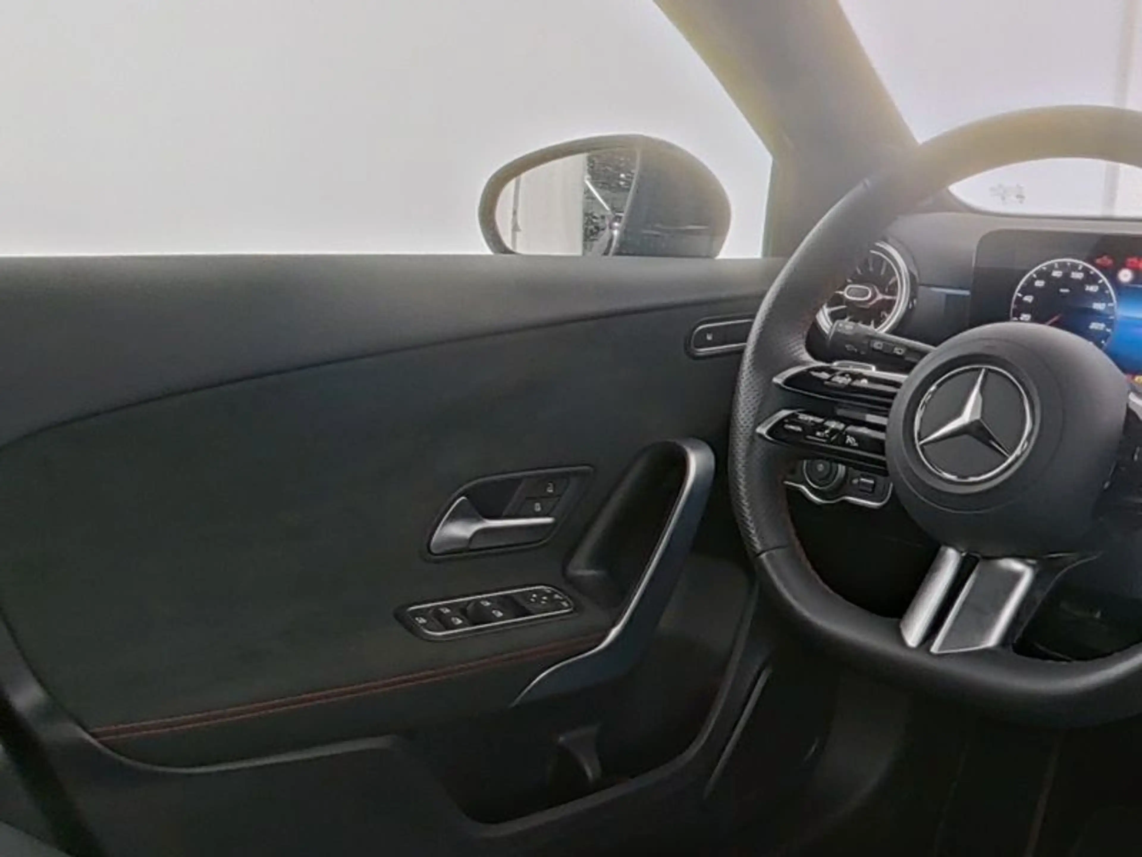 Mercedes-Benz A 200 AMG+TOTW+AMBIENTE+PANO+KAM+LED+PERF AGA — photo 9