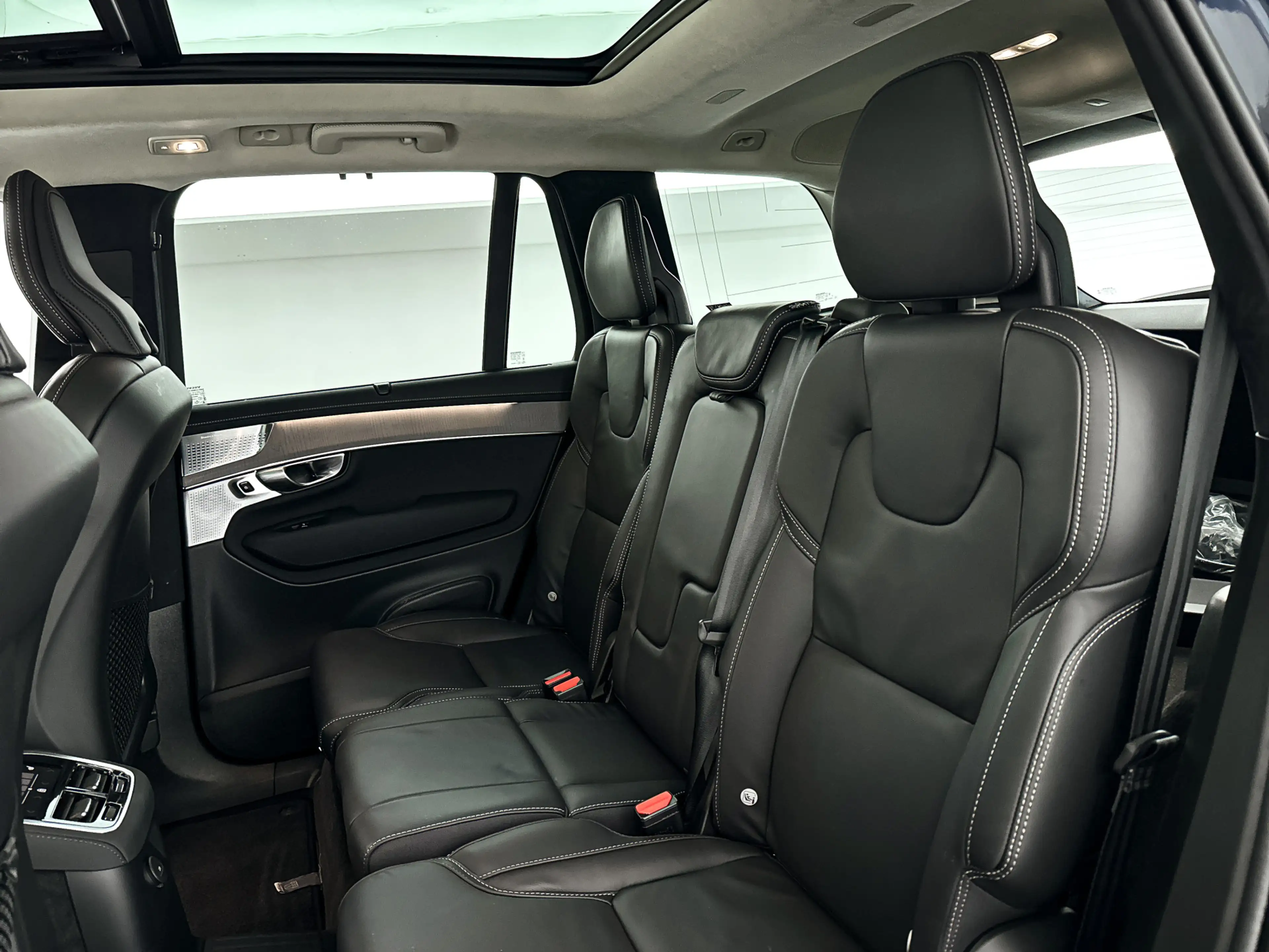 Volvo XC90 T8 Plug-in hybrid AWD Ultra Dark | SOH 100% | Pano — photo 13