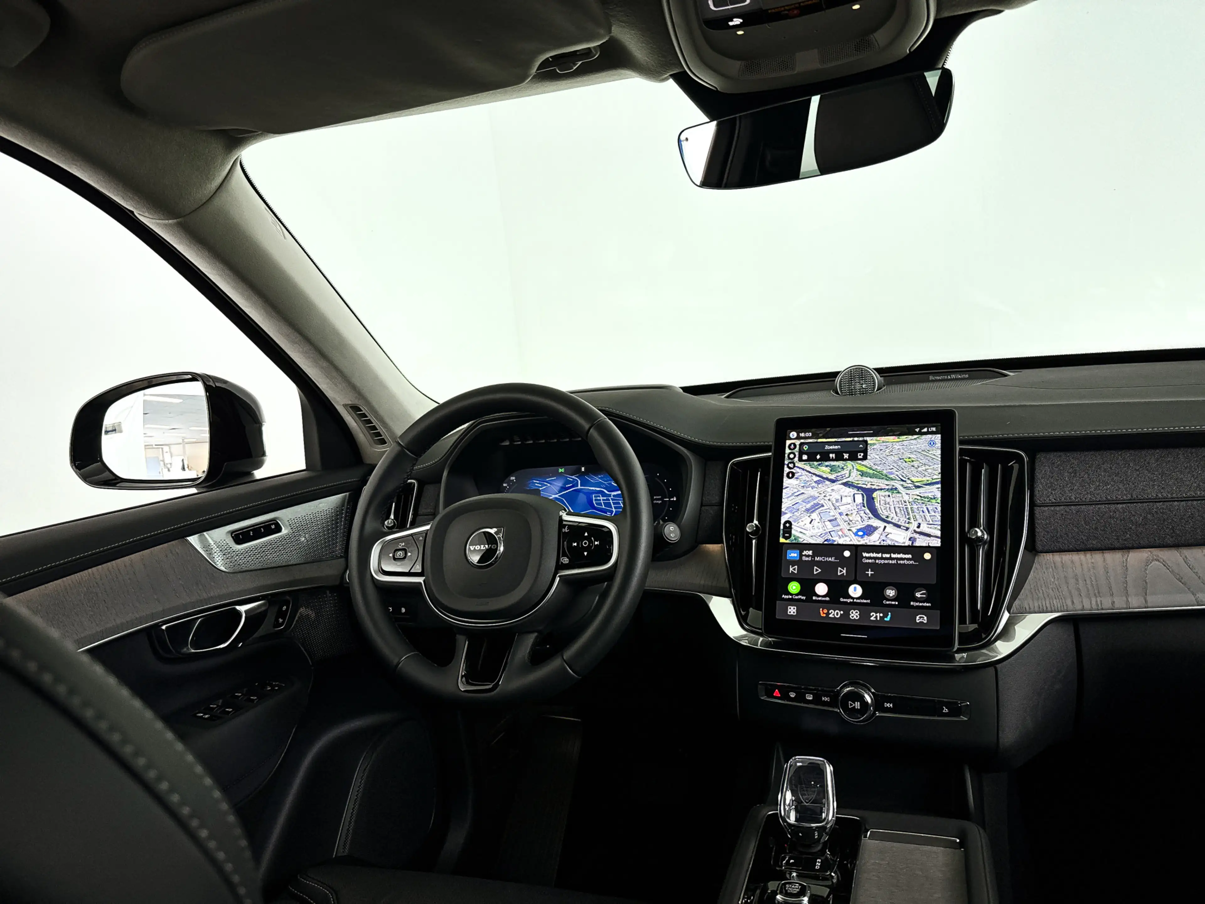 Volvo XC90 T8 Plug-in hybrid AWD Ultra Dark | SOH 100% | Pano — photo 9
